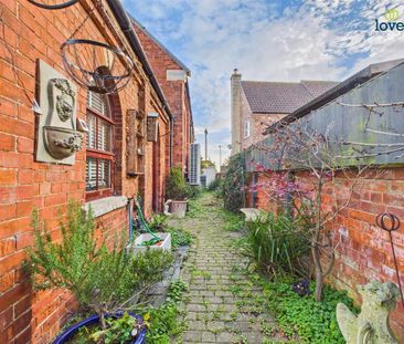 3 bedroom detached house to rent - Photo 5