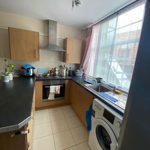1 Bed Flat, London Road, LE2 - Photo 3