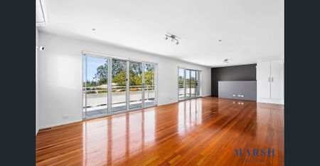 Spacious Family Living - Photo 2