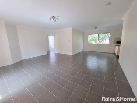 2/33 Grove Street, Toowong, QLD 4066 - Photo 3