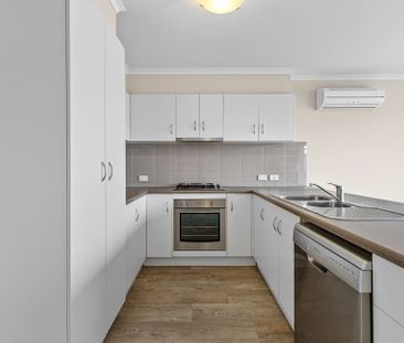 Spacious 3-Bedroom Family Home for Rent - Photo 3