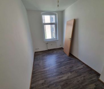 JETZT ins neue zu Hause - teilsanierte 3-Raum-Wohnung im 2.OG - Aue... - Photo 6