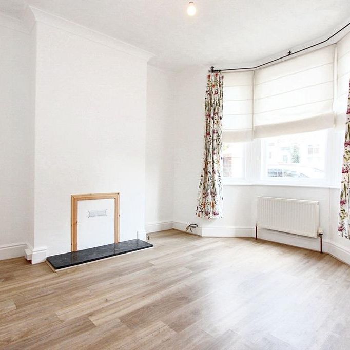 4 bedroom terraced house to rent - Photo 1