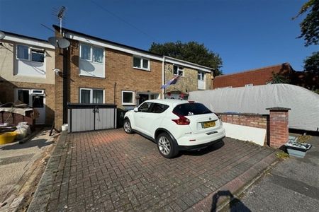 Caistor Close, Lordshill, SO16 - Photo 2