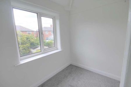 Holyrood Road, Prestwich, Manchester, M25 - Photo 2