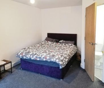 2 bedroom end of terrace house to rent - Photo 4