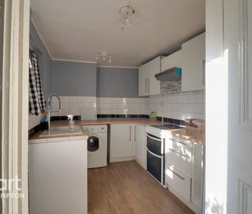 2 bedroom end of terrace house to rent - Photo 5