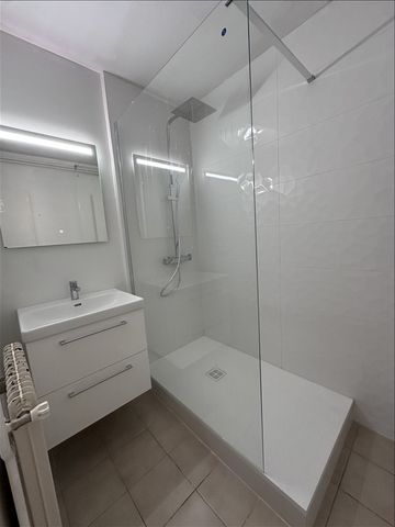 4 pièces - Meublé - 70 m² - 3ème étage - Colocation autorisée - Photo 5