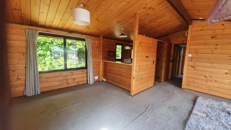 HIghlands Park Three Bedroom - Photo 2