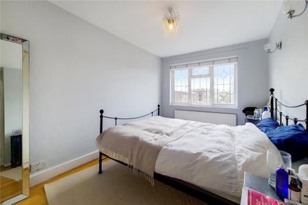 3 bedroom end of terrace house to rent - Photo 3