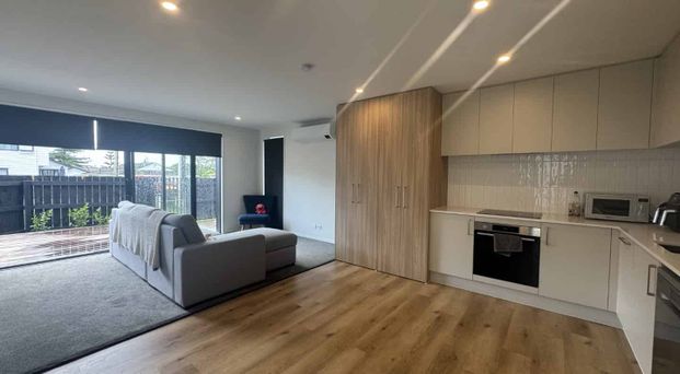 Te Atatu Peninsula, 1/66 Matipo Road - Photo 1