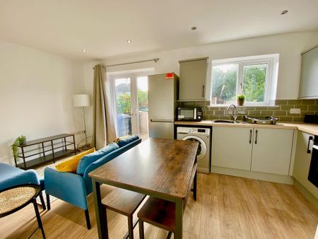 4 bedroom terraced house to rent - Photo 2