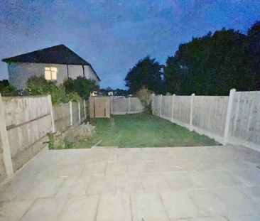 3 bedroom terraced house to rent - Photo 2