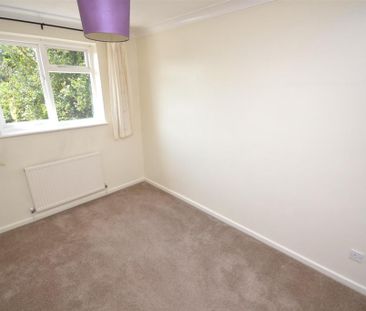 4 bedroom detached house to rent - Photo 4