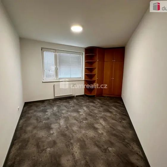 Pronájem prostorného bytu v blízkosti centra města Vizovice - Photo 1
