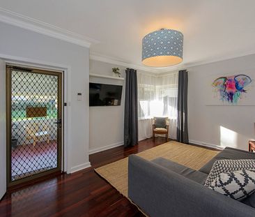 Charming Family Home - Photo 1