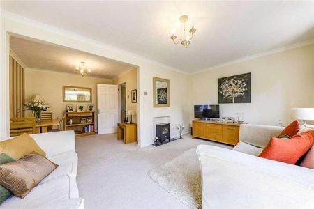 Winterbourne Walk, Frimley, Camberley, Surrey, GU16 - Photo 5