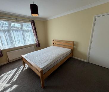 1 bedroom in a house share to rent - Photo 4