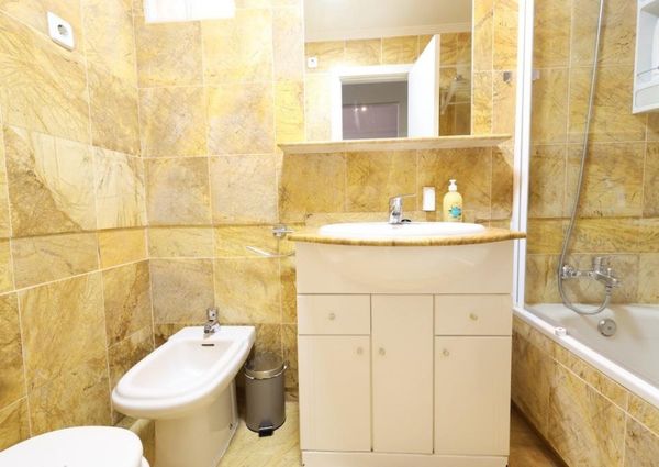 Apartamento bajo en Aguamarina.