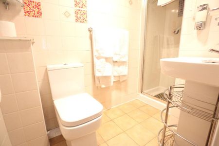 1 bedroom in a house share to rent - Photo 5