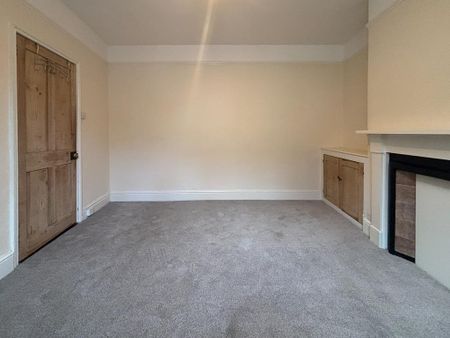 3 bedroom terraced house to rent - Photo 2