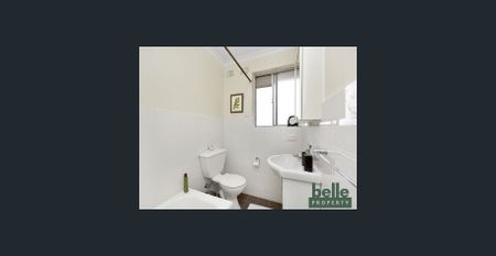 Peaceful Apartment in Leafy Locale - Photo 2