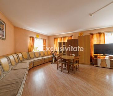 De inchiriat CASA spatioasa si curte proprie Gavana -Alunului - Fotografie 1