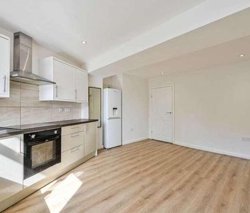 Windsor Close, Godalming, GU7 - Photo 1