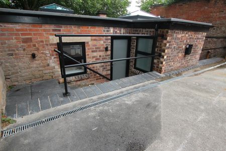 Forest Lodge, The Park, NG7 - Photo 5