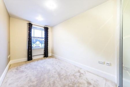 3 bedroom flat to rent - Photo 4