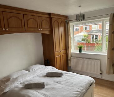 4 bedroom semi-detached house to rent - Photo 4
