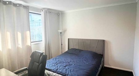 Near New Four Bedroom Home - Photo 4