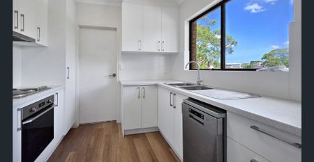 Located in the heart of Revesby! - Photo 4