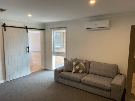 1 Corriedale Court, Belmont - Photo 2