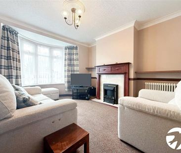 3 bedroom end of terrace house to rent - Photo 1