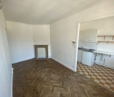Location Appartement 1 pièce 21m² LILLE 59000 - Photo 3