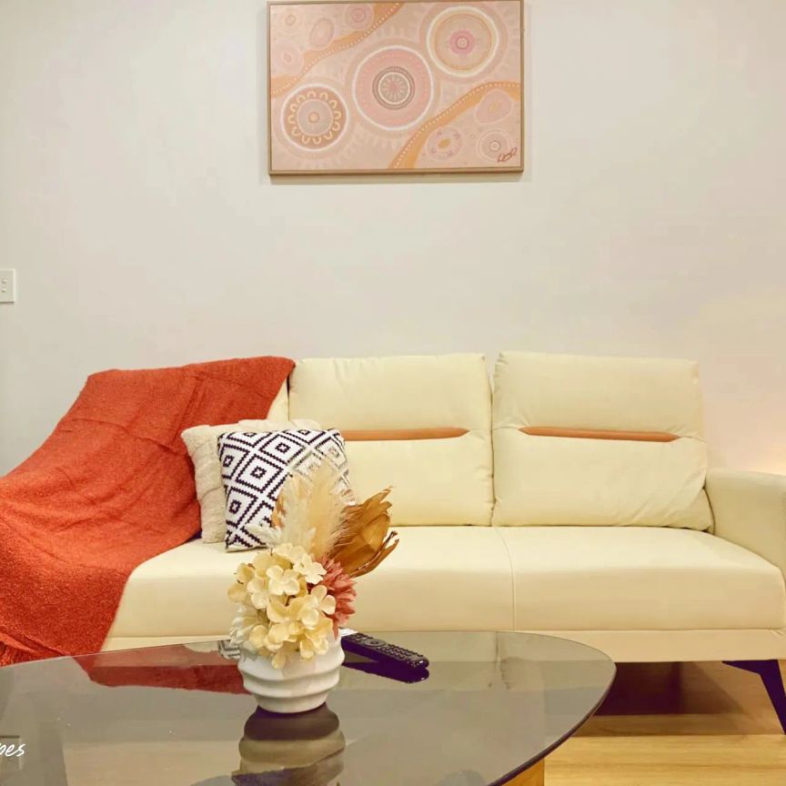 Fully Furnished Stunning Studio Located in The Heart Of Adelaide - Photo 1