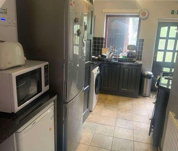 Prior Deram Walk, Coventry, CV4 - Photo 2