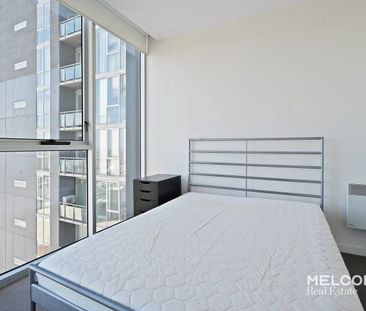 CENTRAL TWO BEDROOM APARTMENT IN CBD - FURNISHED - Photo 4