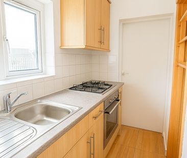 Studio Flat, Church Lane, E11 - Photo 3