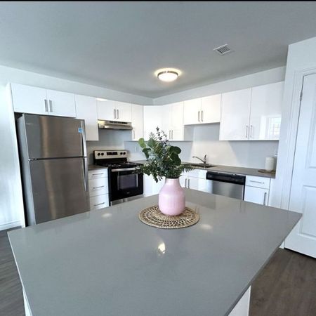 For Lease - 1254 Marlborough Court Unit# 414, Oakville, Ontario - Photo 4