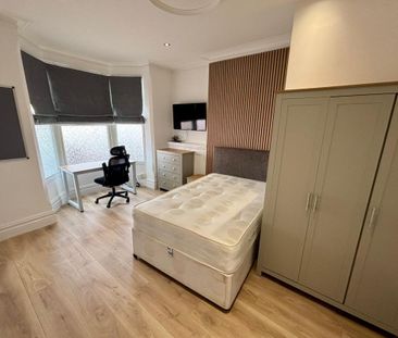 6 Fearon Street - Golden Stable & New Kitchen Loughborough - Photo 3
