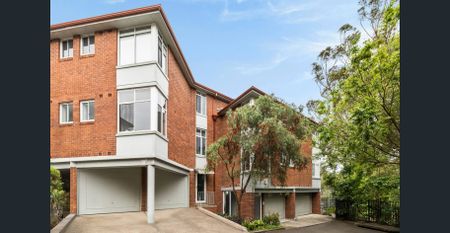 Spacious Private Apartment with Natural Light - Photo 3