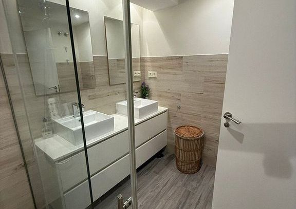 Luxury Apartment for rent in Marbella Del Este, Andalusia