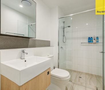 Conveniently Located Two Bedroom Apartment - Photo 2