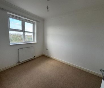2 bedroom semi-detached house to rent - Photo 5