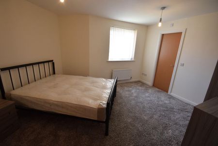 2 bedroom flat to rent - Photo 5