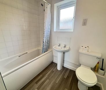 2 bedroom flat to rent - Photo 6