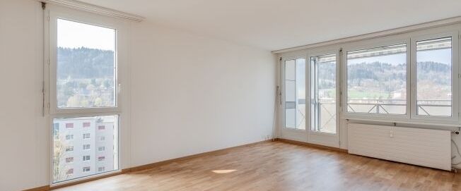 Beautiful, bright and spacious apartment - Photo 1