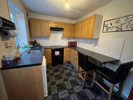 2 bedroom terraced house to rent - Photo 5